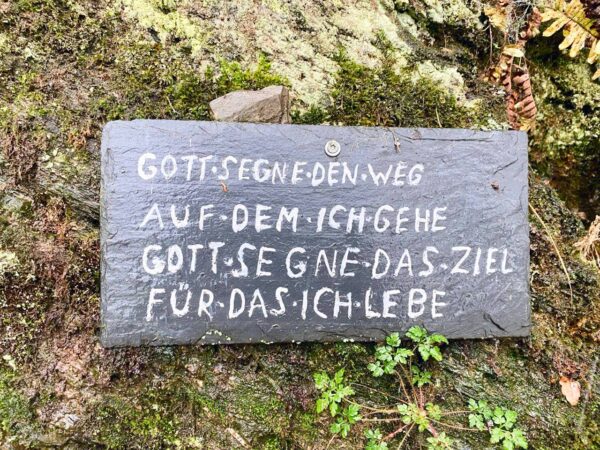 Glückwünsche auf dem Weg Mehring-Neumagen-Drohn