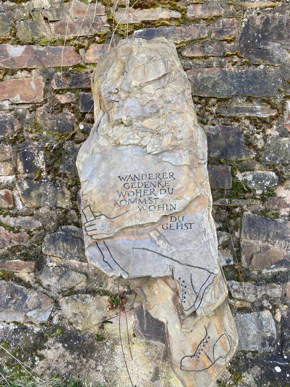 Wandererspruch auf dem Weg von Cochem nach Moselkern