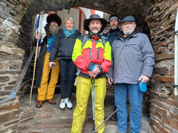 Wandern für den Frieden: Ein Treffen in Alken mit dem dortigen Bürgermeister