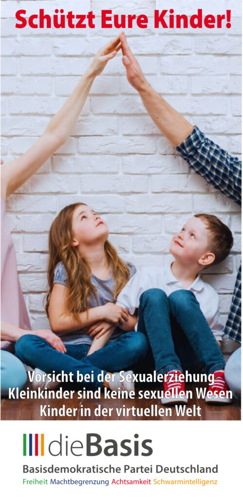 Flyer der AG Kinder, Jugend und Familie. Zwei Kinder sitzen auf dem Boden und die Eltern halten schützend ihre Hände über sie